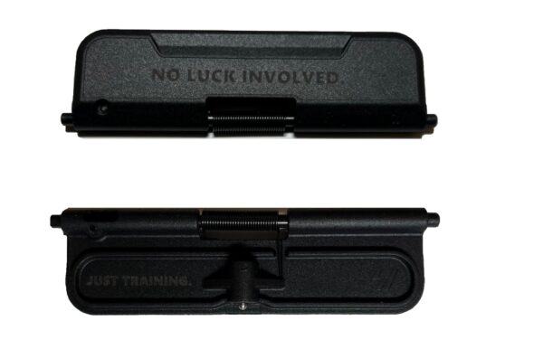 Grawerowana Klapka okna wyrzutnika łusek / Dust Cover - Polimerowa - (STRIKE INDUSTRIES) - obrazek 2